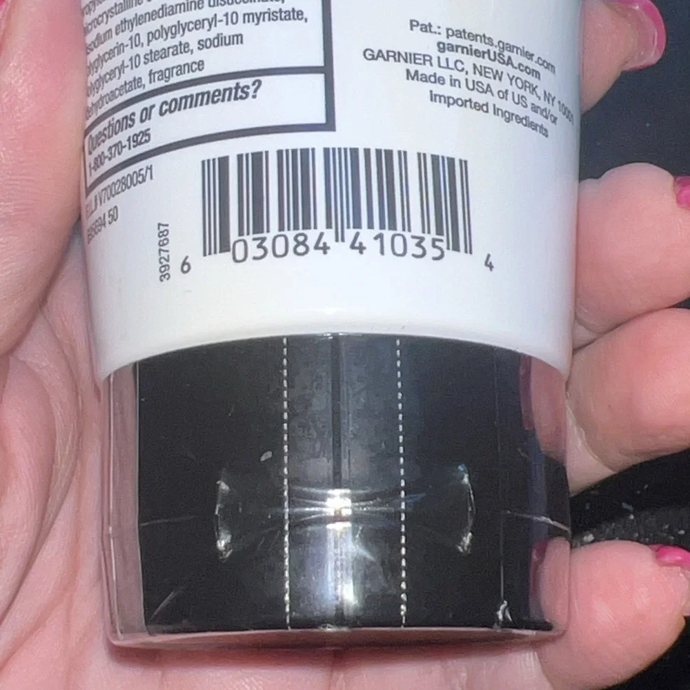 Lot Of 2 Garnier SkinActive Blackhead Eliminating Scrub With Charcoal 5oz Each